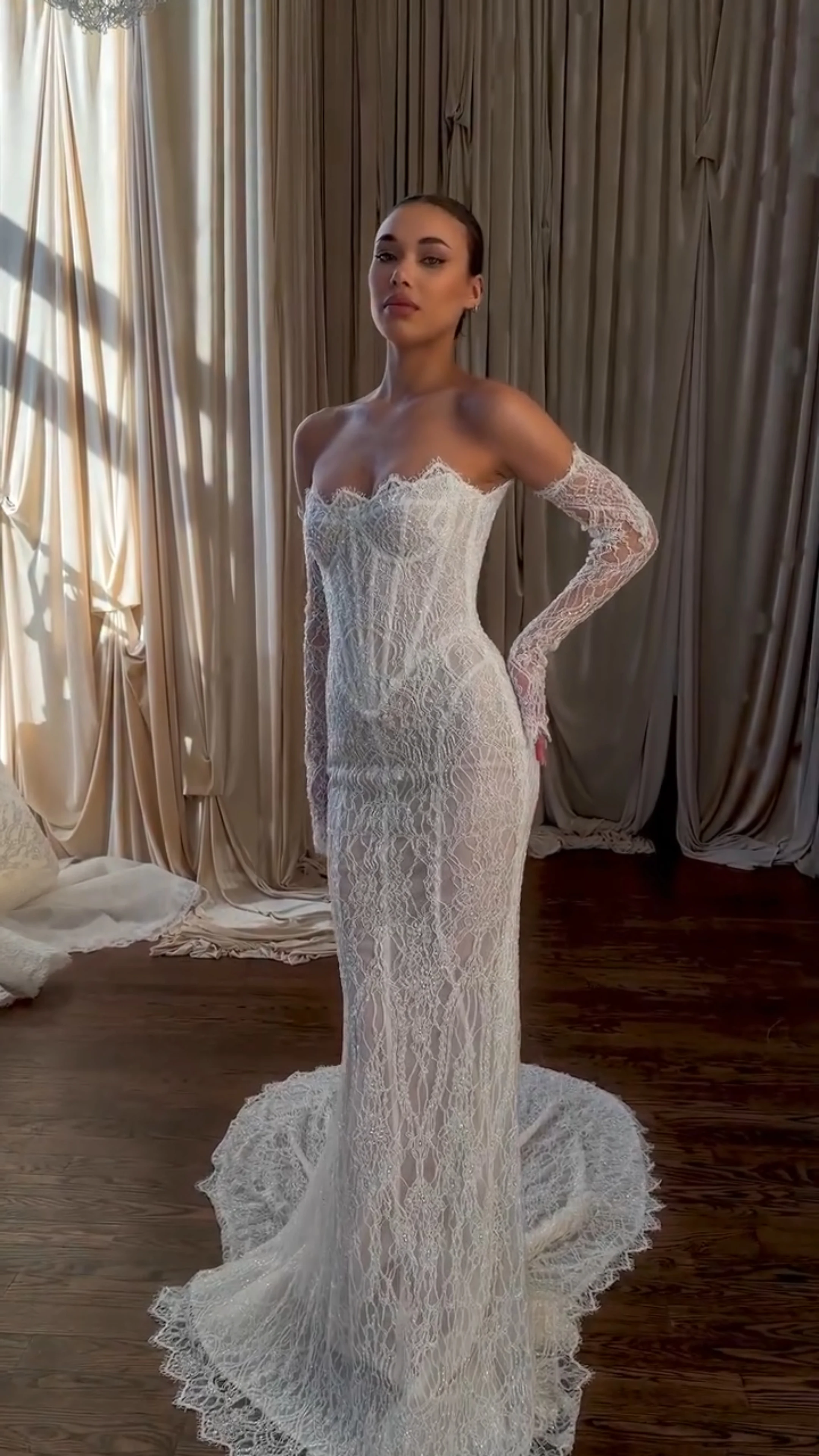 Customized Sparkly Strapless Sweetheart Long Sleeve Lace Mermaid Wedding Dress Chapel Train Bridal Gown Vestidos De Novia
Customized Sparkly Strapless Sweetheart Long Sleeve Lace Mermaid Wedding Dress Chapel Train Bridal Gown Vestidos De Novia