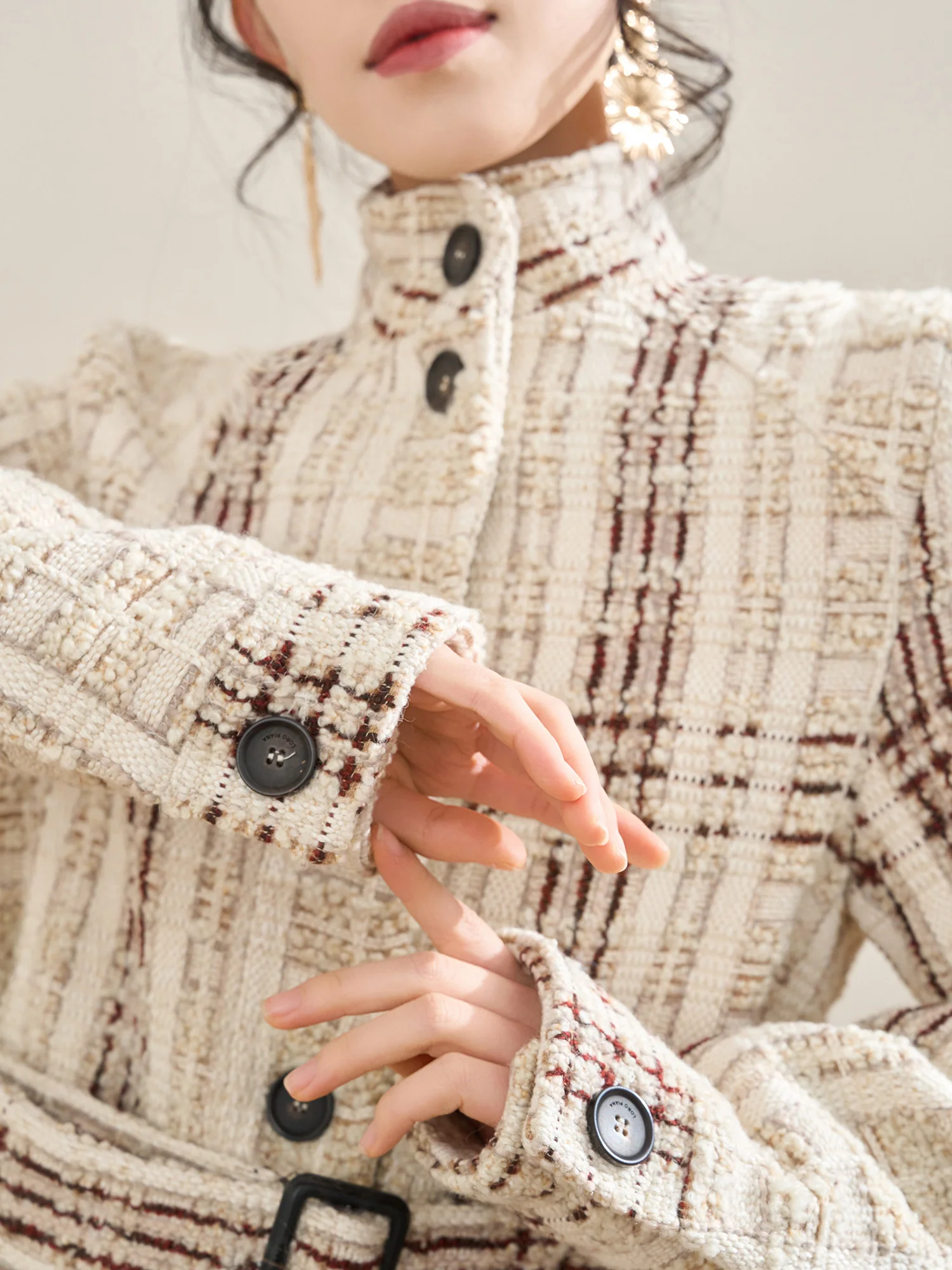 Потрясающее шерстяное пальто в клетку Ele Small Fraance Sle Top – красивая верхняя одежда для осени, зимы и Нового года от FlowingEra
Потрясающее шерстяное пальто в клетку Ele Small Fraance Sle Top – красивая верхняя одежда для осени, зимы и Нового года от FlowingEra