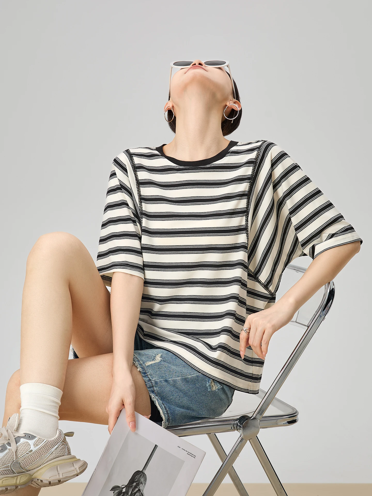 Уникальная женская футболка Sli Bla с белыми полосками, короткий рукав, новый дизайн 2025 года, приталенный топ, летний корейский стиль, прямой крой
Уникальная женская футболка Sli Bla с белыми полосками, короткий рукав, новый дизайн 2025 года, приталенный топ, летний корейский стиль, прямой крой