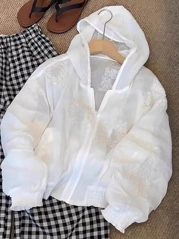 Women's Short Hooded Embroidered Sun Protection Clothing Summer New Style 2025 Thin Loose Outerwear Long Sleeve Zipper Closure
Women's Short Hooded Embroidered Sun Protection Clothing Summer New Style 2025 Thin Loose Outerwear Long Sleeve Zipper Closure