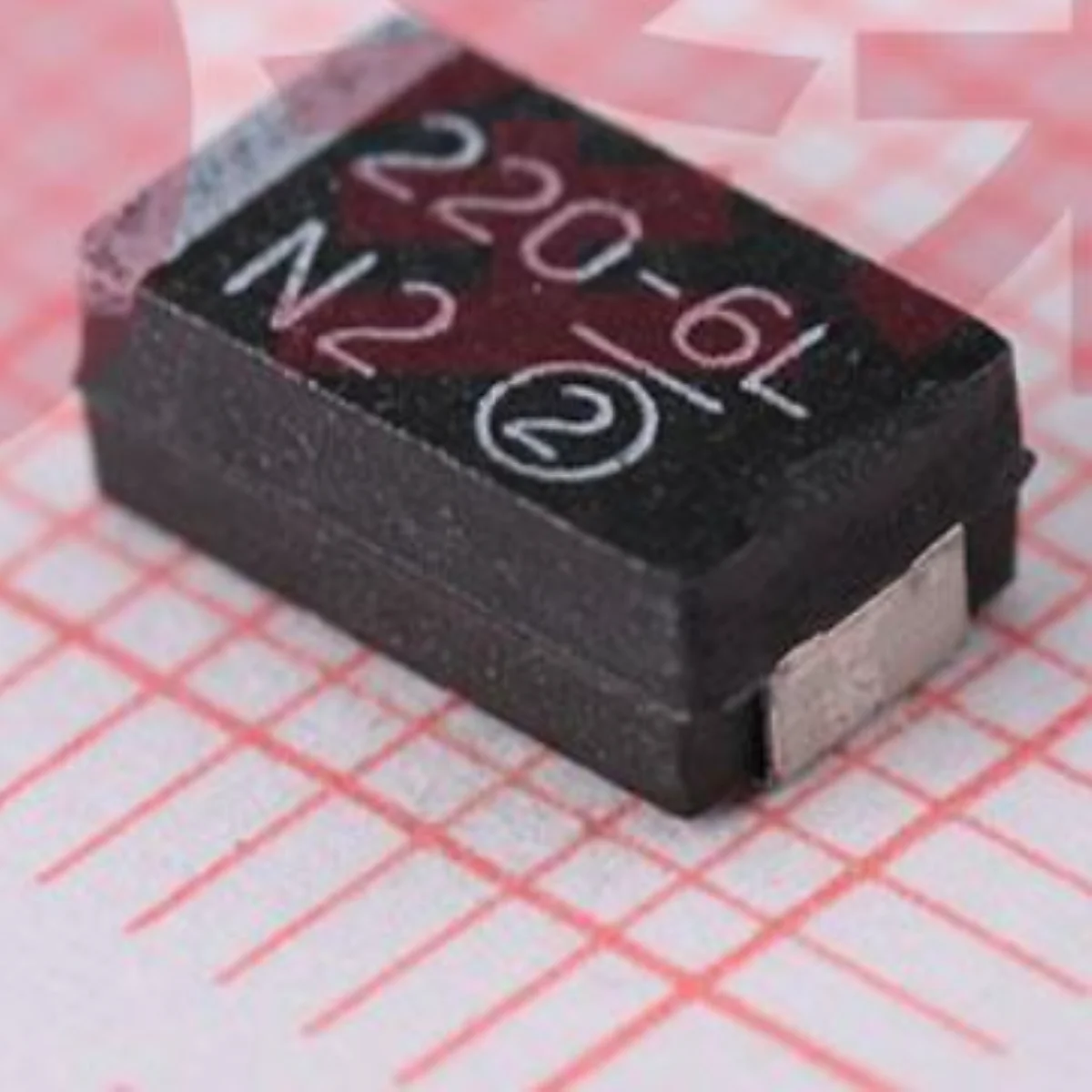 2917 CASE-D 7343 31 мм Маркировка 220-6L Оригинальный черный танталовый конденсатор 6,3 В ± 10% 220 мкФ 600 мОм CAP TANT 220 мкФ 293D227X96R3D2TE3
2917 CASE-D 7343 31 мм Маркировка 220-6L Оригинальный черный танталовый конденсатор 6,3 В ± 10% 220 мкФ 600 мОм CAP TANT 220 мкФ 293D227X96R3D2TE3