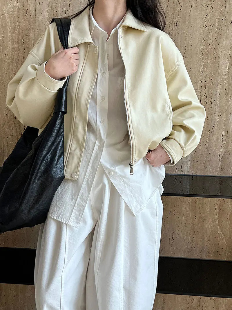 American high-end short PU leather jacket for women in spring 2025, fashionable and casual leather jacket, motorcycle jacket
American high-end short PU leather jacket for women in spring 2025, fashionable and casual leather jacket, motorcycle jacket