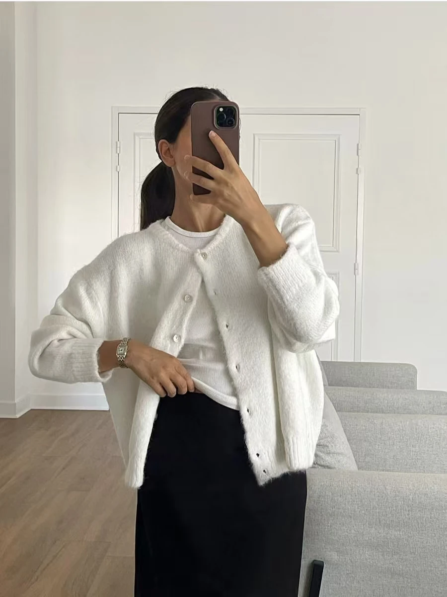 Soft Knitted Cardigan Vintage Button Sweater New Sle Commute Straight Tube Long Sve round Ne Regular Length Autumn Sin...
Soft Knitted Cardigan Vintage Button Sweater New Sle Commute Straight Tube Long Sve round Ne Regular Length Autumn Sin...