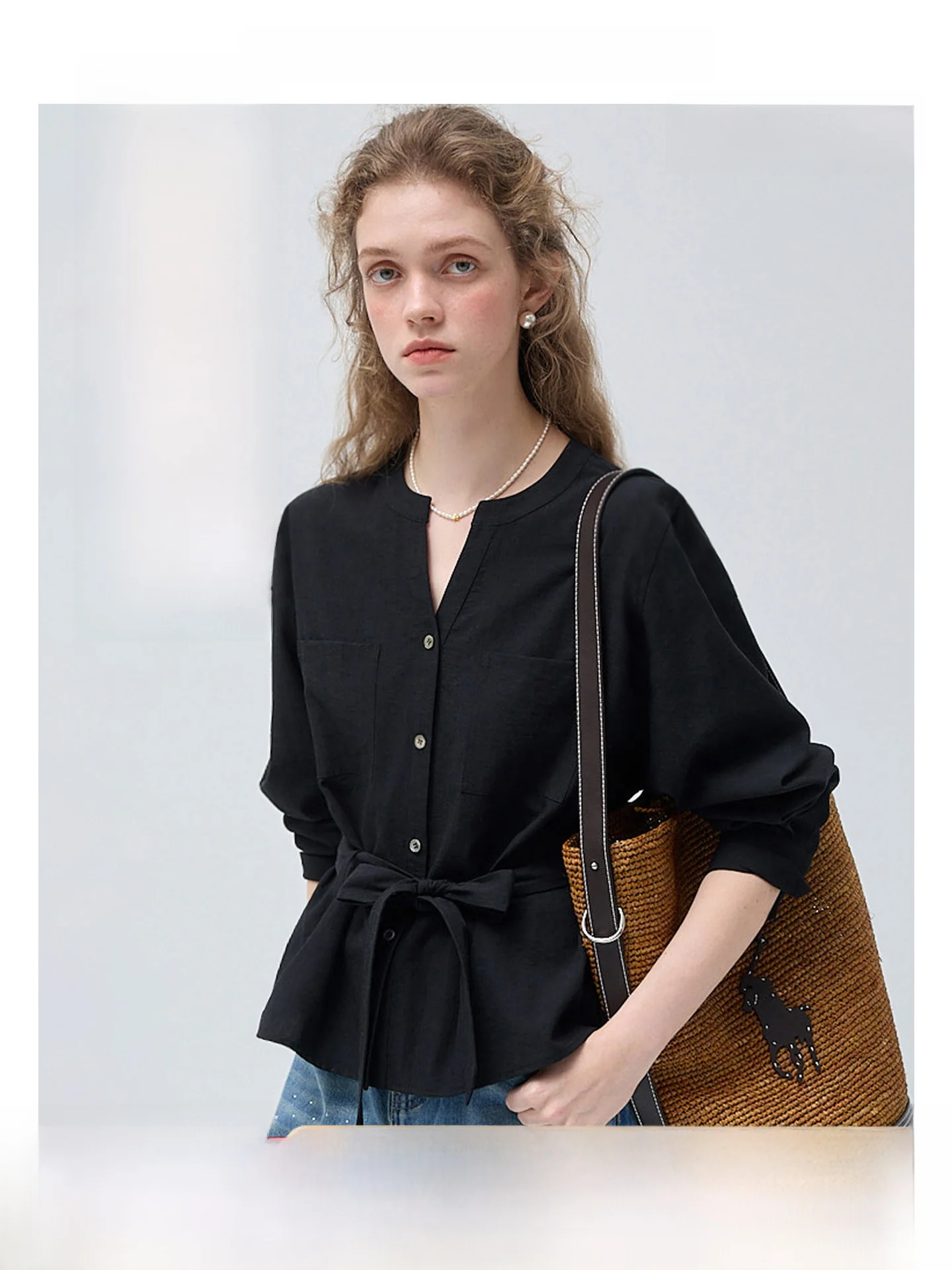 Универсальная женская блузка VEGA CHANG Laisel, весна 2026, новая коллекция, повседневная, свободного кроя, с длинным рукавом, V-образным вырезом, дышащая, комфортная
Универсальная женская блузка VEGA CHANG Laisel, весна 2026, новая коллекция, повседневная, свободного кроя, с длинным рукавом, V-образным вырезом, дышащая, комфортная