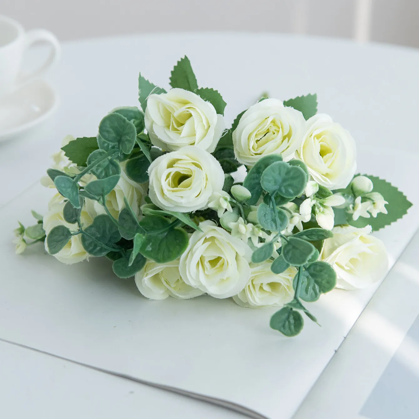 Silk Artificial Flowers Rose Hot sales Christmas Wedding bridal bouque garden wall Wreaths Home Diy gift box festival Decoration
Silk Artificial Flowers Rose Hot sales Christmas Wedding bridal bouque garden wall Wreaths Home Diy gift box festival Decoration