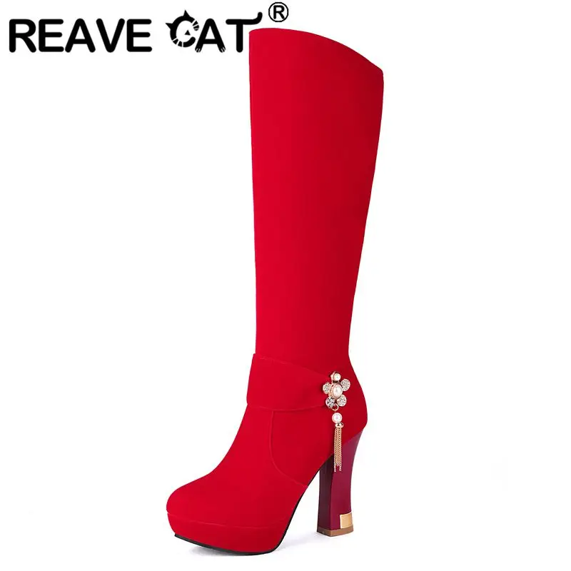 REAVE CAT пикантные женские сапоги до колена на блочном каблуке 11 см на платформе 3 см красные 32 33 42 43 модные женские бота
REAVE CAT пикантные женские сапоги до колена на блочном каблуке 11 см на платформе 3 см красные 32 33 42 43 модные женские бота