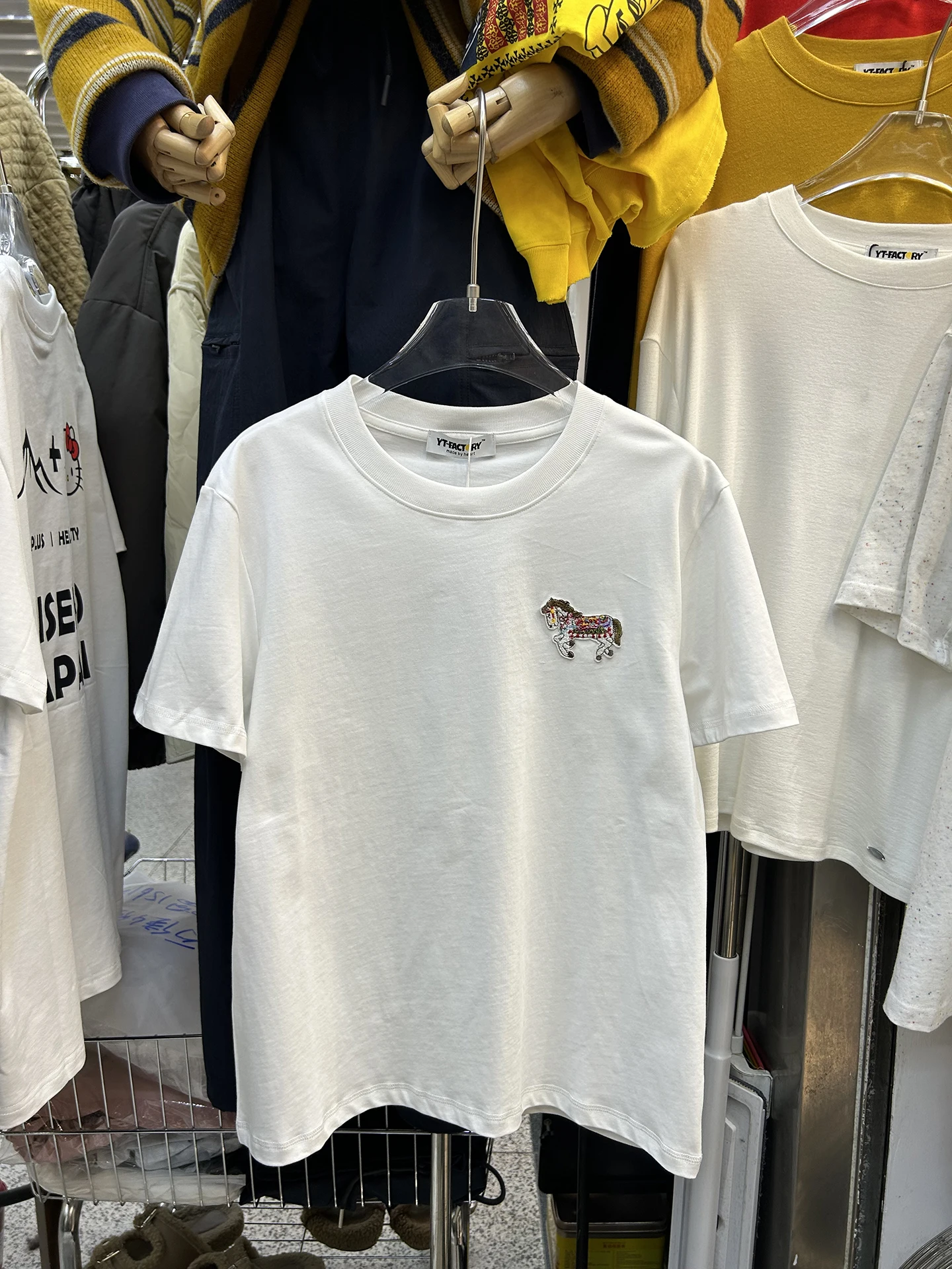 Женский повседневный топ-пуловер с вышивкой и пэчворком, круглый вырез, весна-лето, облегающий, дышащий
Женский повседневный топ-пуловер с вышивкой и пэчворком, круглый вырез, весна-лето, облегающий, дышащий