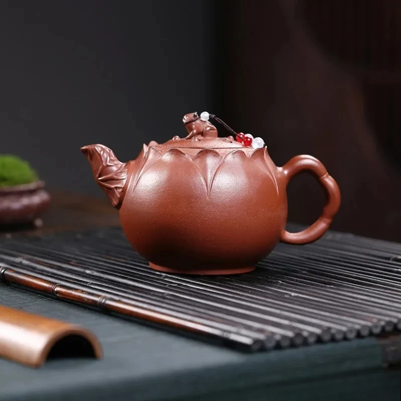 480ml Chinese Yixing Handmade Purple Clay Teapot Household Large Capacity Zisha Tea Pot Frog Lotus Seed Kettle Tradition Tea Set
480ml Chinese Yixing Handmade Purple Clay Teapot Household Large Capacity Zisha Tea Pot Frog Lotus Seed Kettle Tradition Tea Set