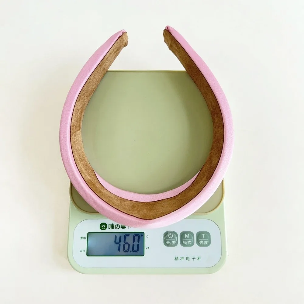 Retro Simple Fabric Women Hairband Crown Elegant Triangle Wide Edge Headband Solid Color Classic Anti Slip Hair Hoop Daily Use
Retro Simple Fabric Women Hairband Crown Elegant Triangle Wide Edge Headband Solid Color Classic Anti Slip Hair Hoop Daily Use