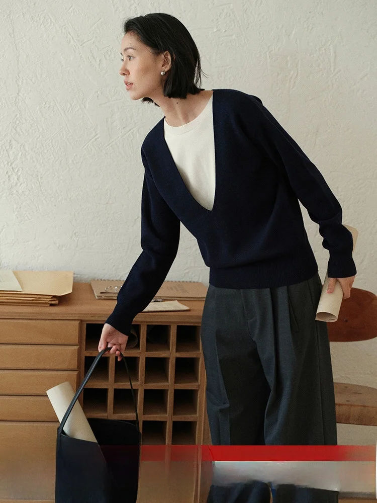 Простой вязаный свитер из смеси шерсти, женская внутренняя одежда, цвет Blo, искусственный топ из двух предметов, повседневная мода для поездок на работу
Простой вязаный свитер из смеси шерсти, женская внутренняя одежда, цвет Blo, искусственный топ из двух предметов, повседневная мода для поездок на работу