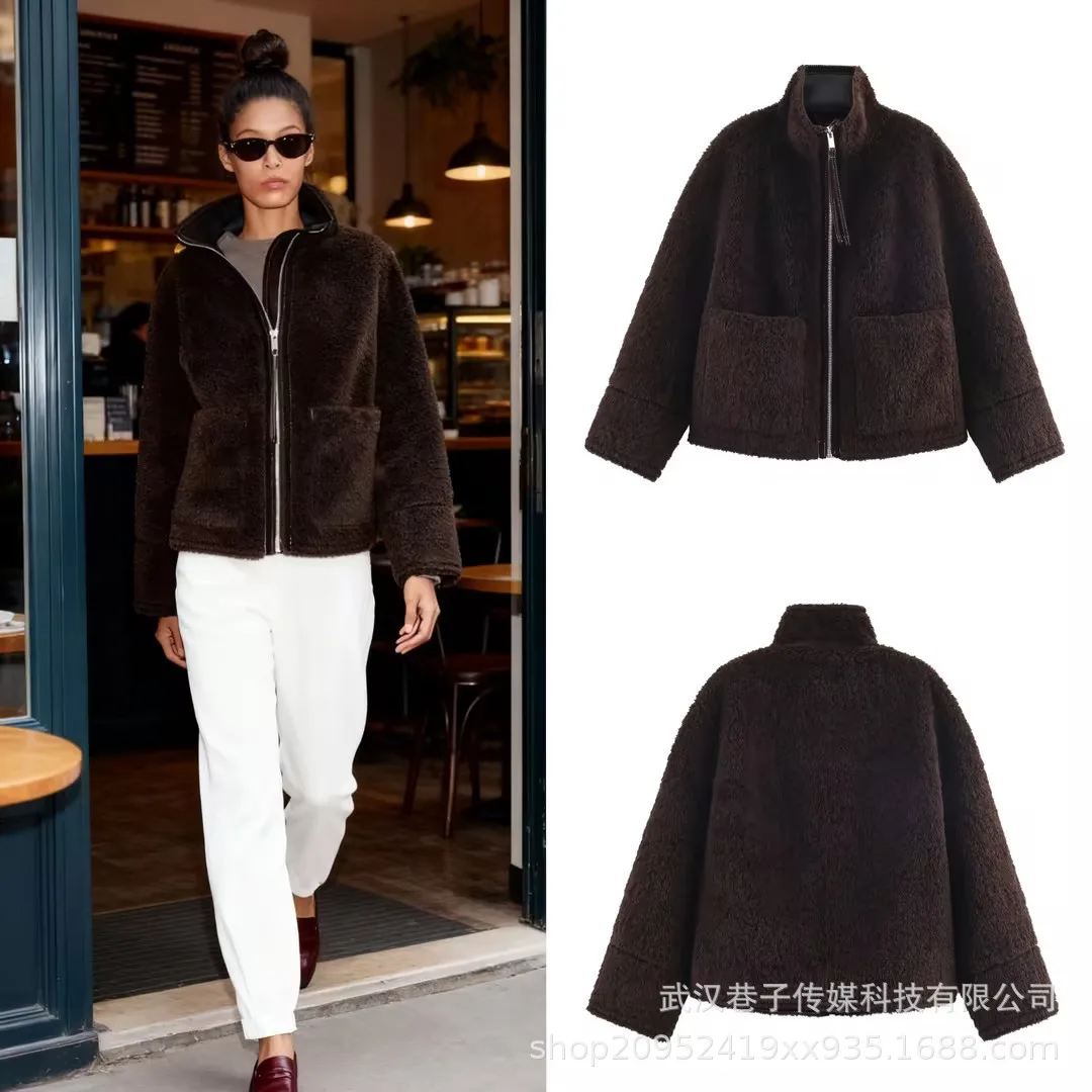 Осенне-зимняя женская модная универсальная куртка с полувысоким воротником и меховой отделкой, новинка 2026 года в стиле ретро
Осенне-зимняя женская модная универсальная куртка с полувысоким воротником и меховой отделкой, новинка 2026 года в стиле ретро