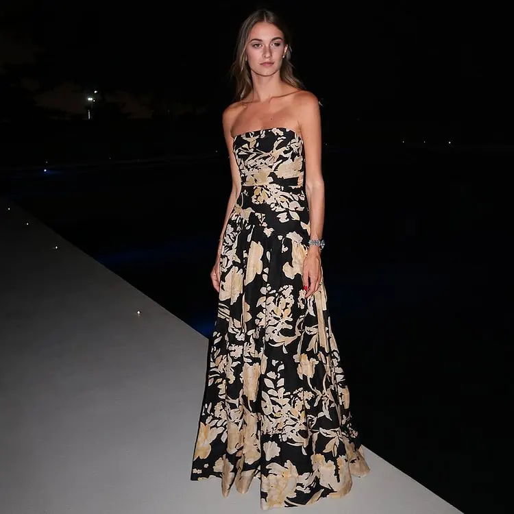 Новый купальник-монокини с золотым принтом, женский комплект, длинная юбка, модная 25307, фиксированная накладка на грудь, семь сверов, полиэстер для серфинга, Swi...
Новый купальник-монокини с золотым принтом, женский комплект, длинная юбка, модная 25307, фиксированная накладка на грудь, семь сверов, полиэстер для серфинга, Swi...