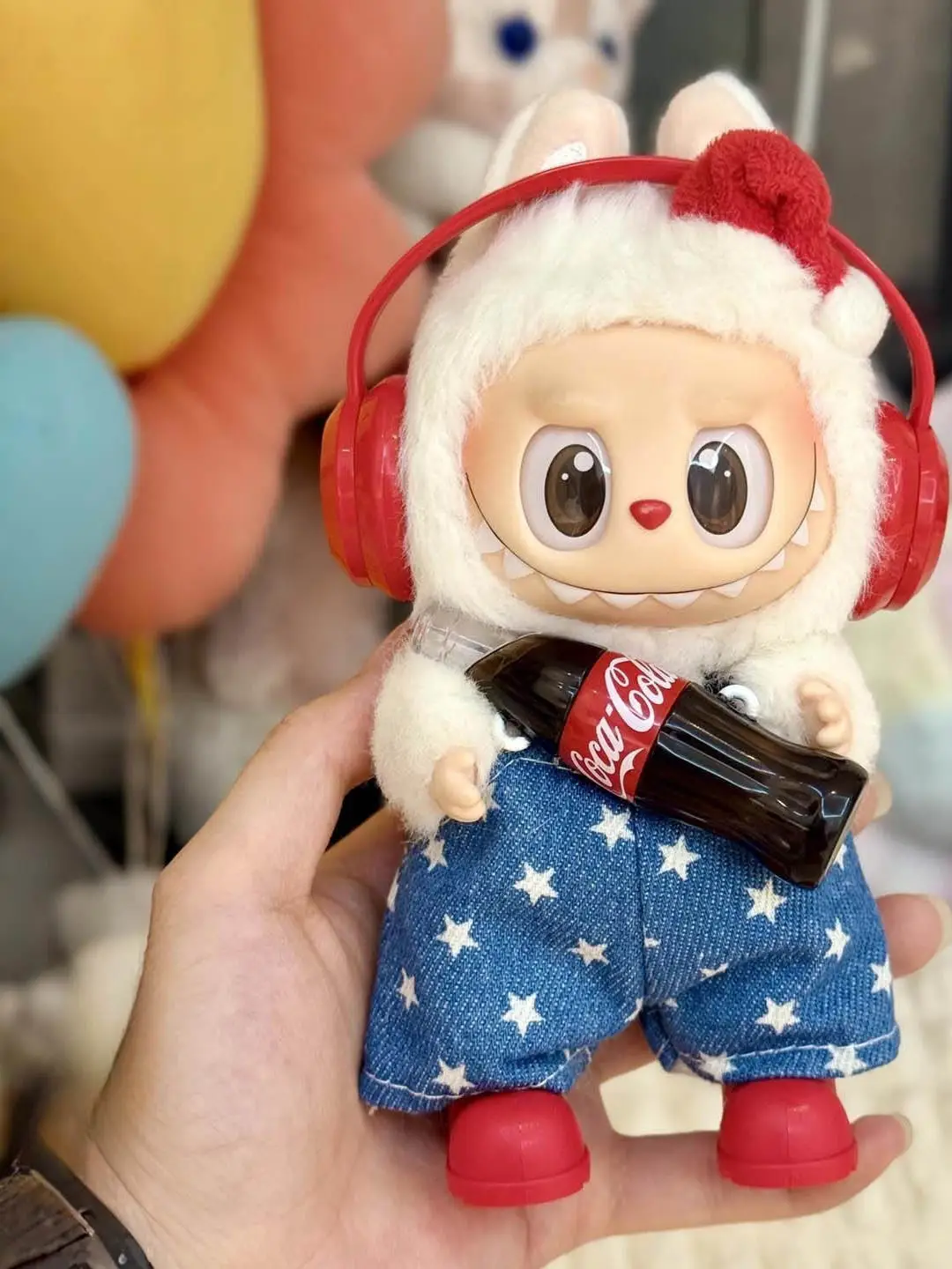 Labubu Coca-Cola Doll Clothes JQ433-3 Series Plu Toy Vest And Pants Outfit Third Generation Enamelware Non-removable
Labubu Coca-Cola Doll Clothes JQ433-3 Series Plu Toy Vest And Pants Outfit Third Generation Enamelware Non-removable