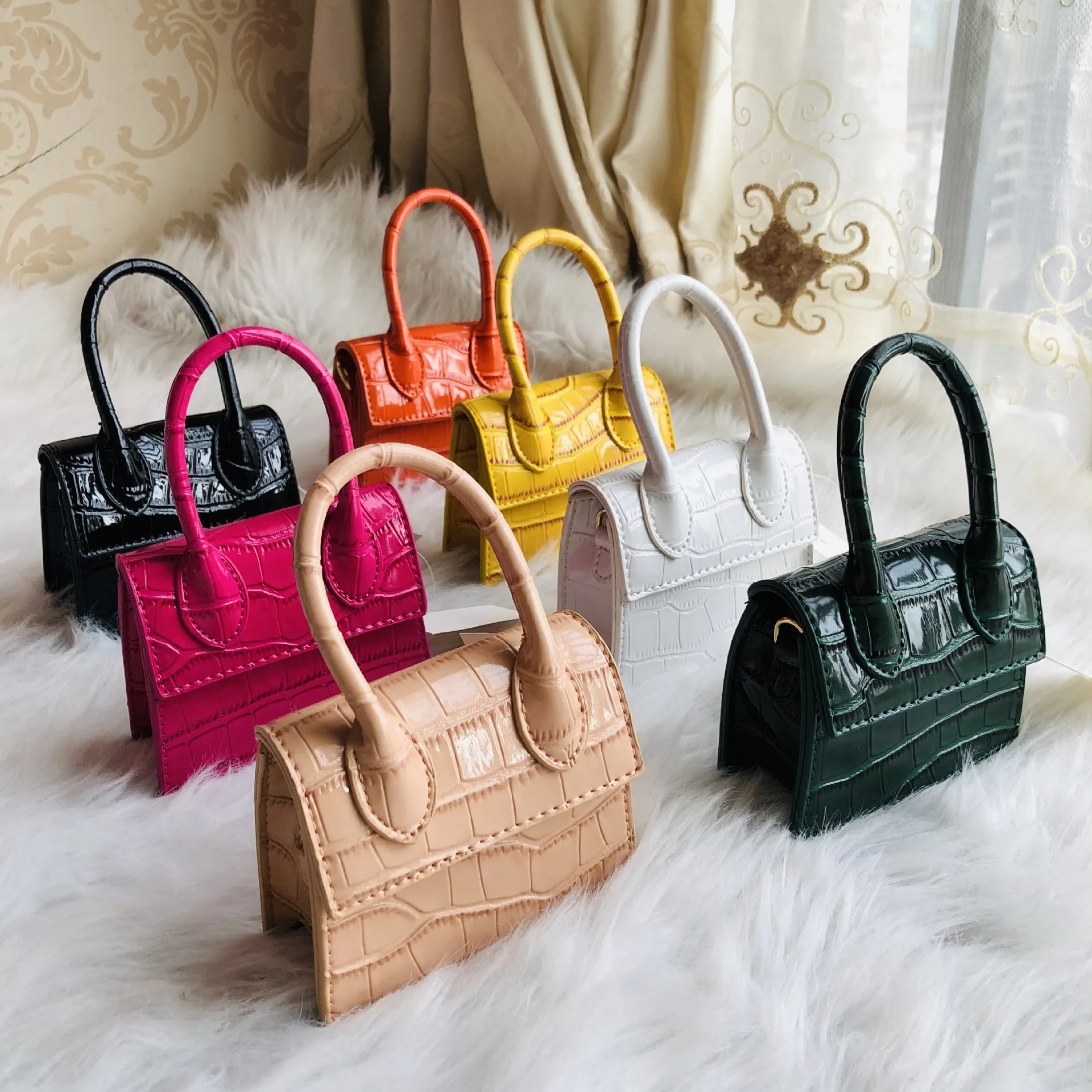 Mini Tote Bag Crocodile Pattern Flip Messenger Crossbody Bag Female Simple Shoulder Bag Small Square Lady Handbag ita vip сумка
Mini Tote Bag Crocodile Pattern Flip Messenger Crossbody Bag Female Simple Shoulder Bag Small Square Lady Handbag ita vip сумка