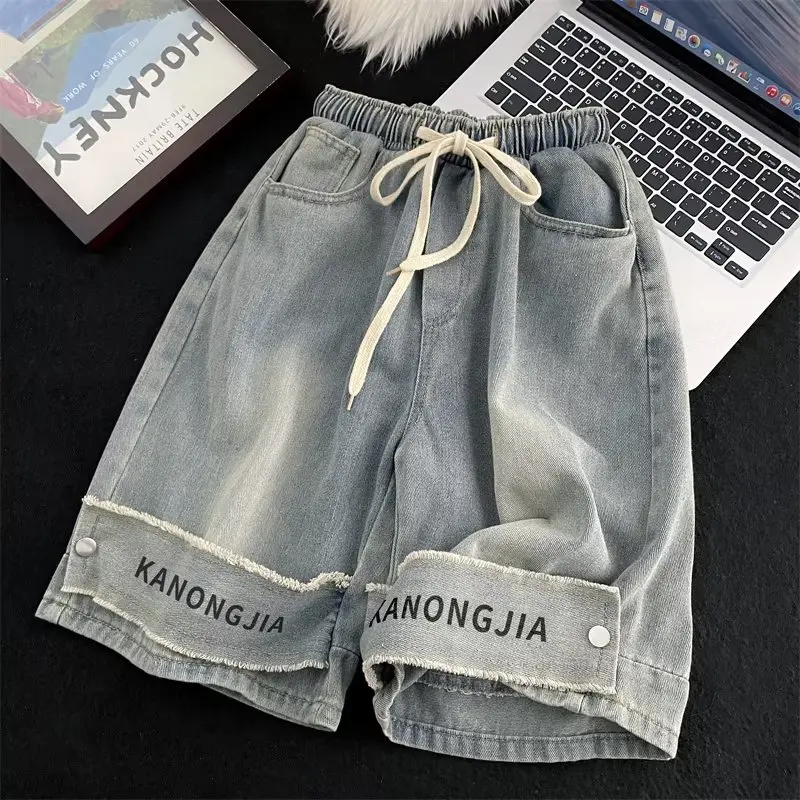 American Style Printed Denim Shorts Loose Fit Washed out Vintage Feel Drawstring Casual Five-Quarter Length for Men
American Style Printed Denim Shorts Loose Fit Washed out Vintage Feel Drawstring Casual Five-Quarter Length for Men
