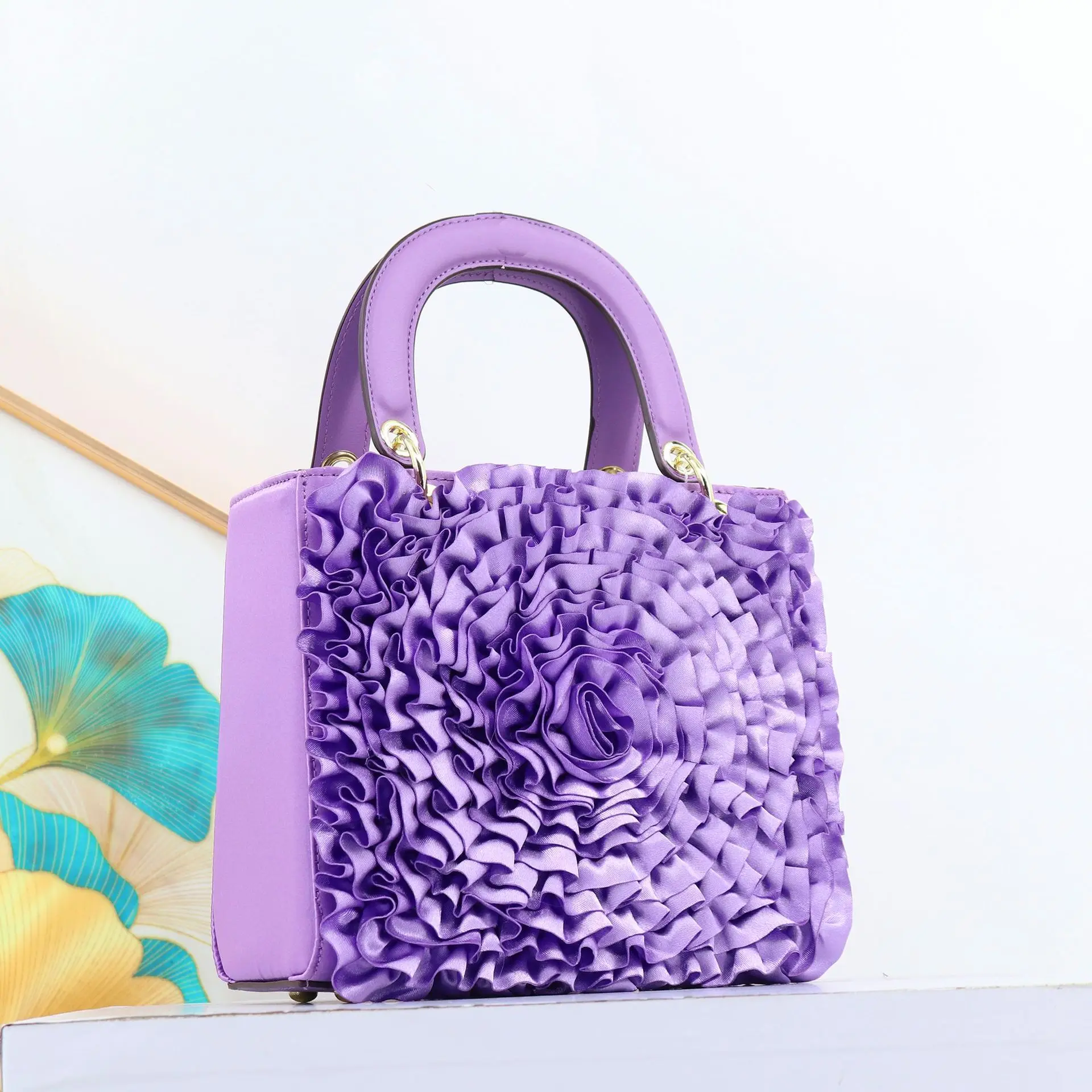 2026 Elegant Women Handbag Satin Ruffle Flower Decor Luxury Ladies Shoulder Bag High Quality Fashion Daily Party Purse
2026 Elegant Women Handbag Satin Ruffle Flower Decor Luxury Ladies Shoulder Bag High Quality Fashion Daily Party Purse