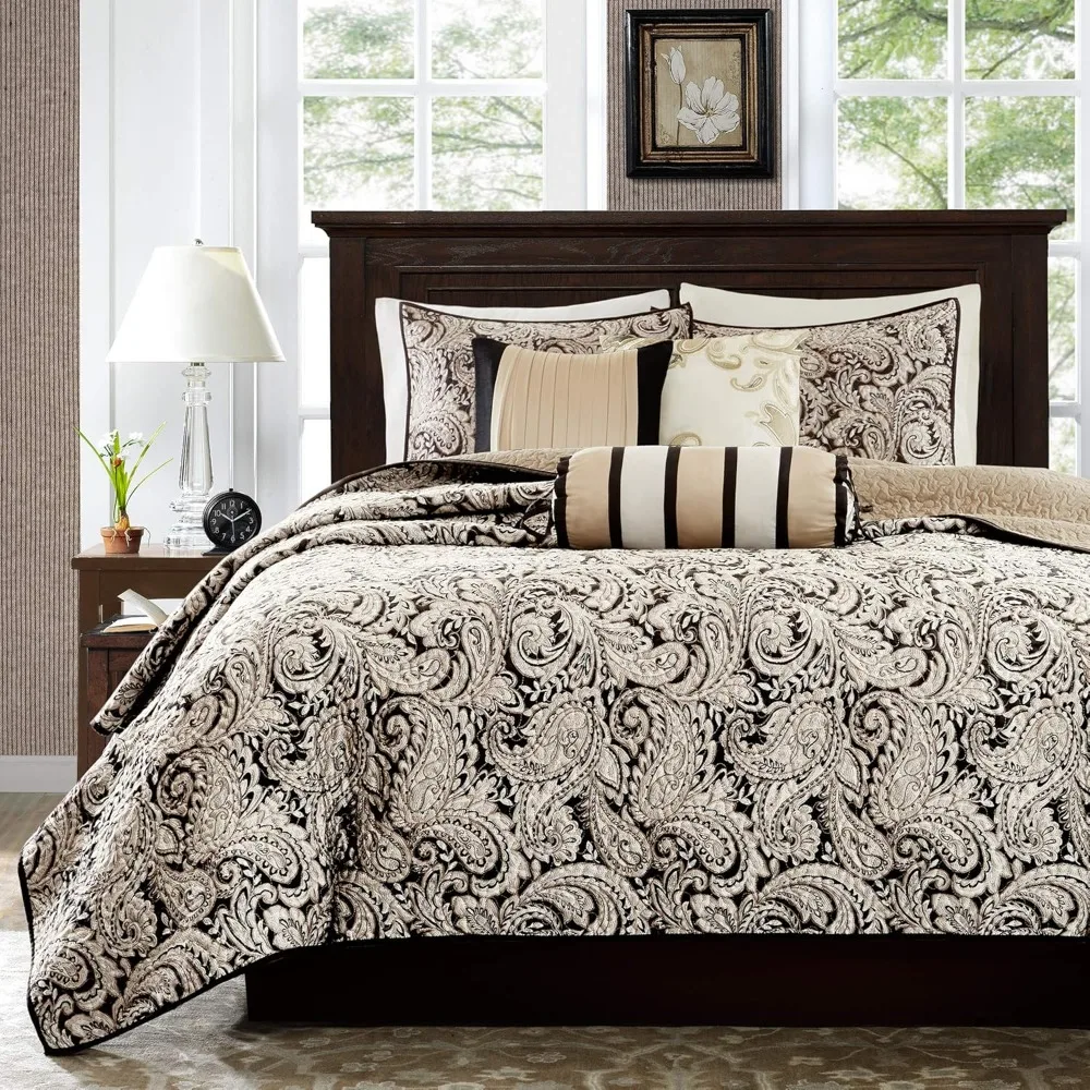 Traditional Damask Design All-Season Lightweight Coverlet Bedspread Set with Matching Shams and Pillows
Traditional Damask Design All-Season Lightweight Coverlet Bedspread Set with Matching Shams and Pillows