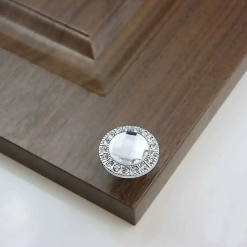 2Pcs Crystal Closet Handle Elegant Rhinestone Cabinet Pull Knob for Dresser Wardrobe Cupboard Furniture Modern Stylish Upgrade
2Pcs Crystal Closet Handle Elegant Rhinestone Cabinet Pull Knob for Dresser Wardrobe Cupboard Furniture Modern Stylish Upgrade