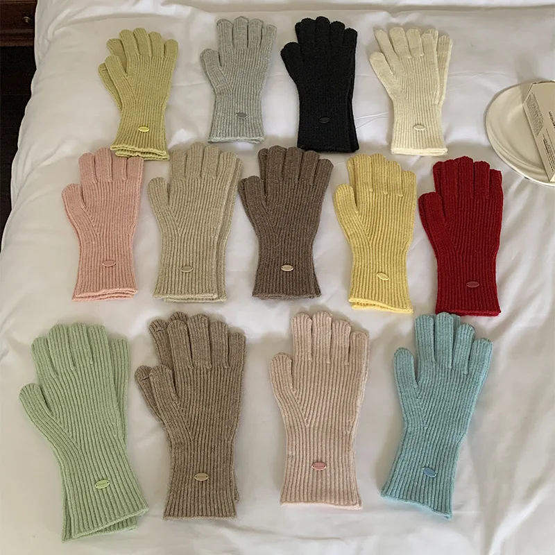  Вязаные зимние перчатки в корейском стиле. Ультра-теплые и мягкие, ветрозащитные перчатки с сенсорным экраном для женщин. Повседневный однотонный дизайн.
Вязаные зимние перчатки в корейском стиле. Ультра-теплые и мягкие, ветрозащитные перчатки с сенсорным экраном для женщин. Повседневный однотонный дизайн.