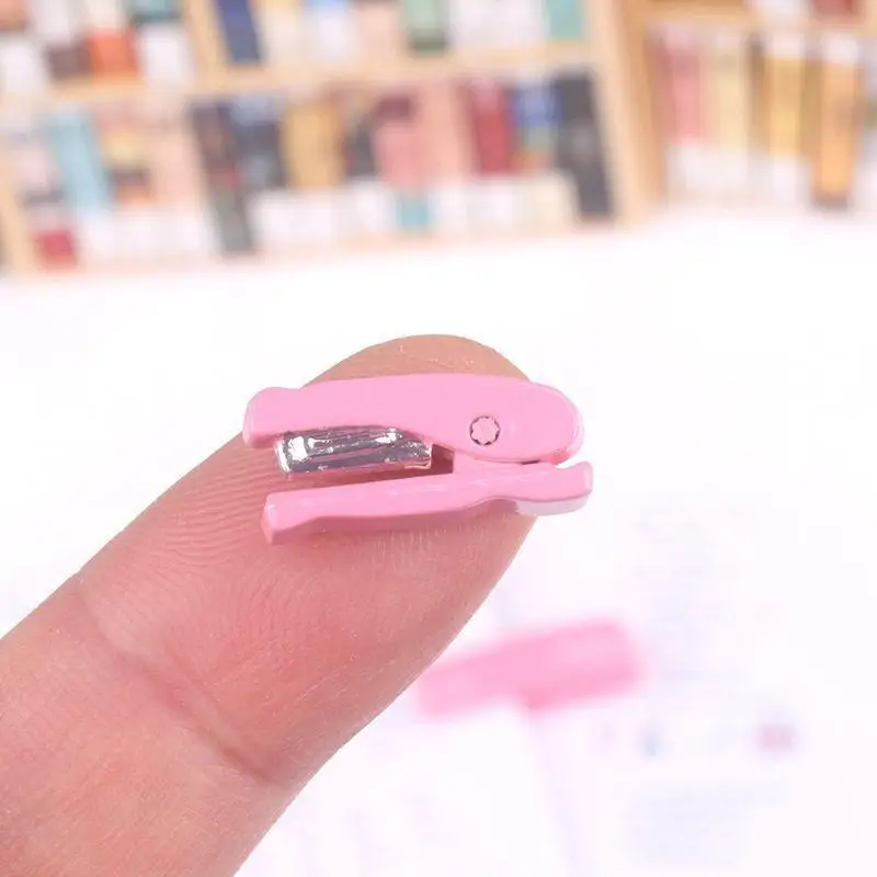 10Pcs Furniture Study Decor 1/12 Dollhouse Vintage Miniature Book Model Earphones Calculator Stapler Doll House
10Pcs Furniture Study Decor 1/12 Dollhouse Vintage Miniature Book Model Earphones Calculator Stapler Doll House