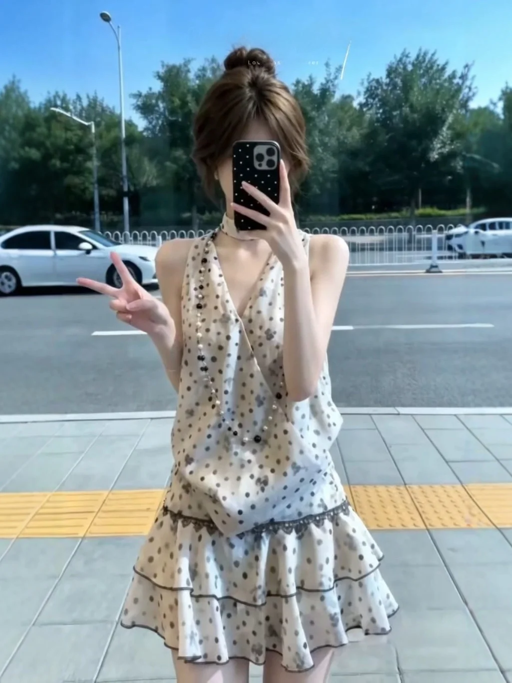 Summer Sweet Style Neck Hanging Sleeveless Polka Dot Top And Half Skirt Two Piece Set Women's Beautiful Holiday Fashion Ensemble
Summer Sweet Style Neck Hanging Sleeveless Polka Dot Top And Half Skirt Two Piece Set Women's Beautiful Holiday Fashion Ensemble