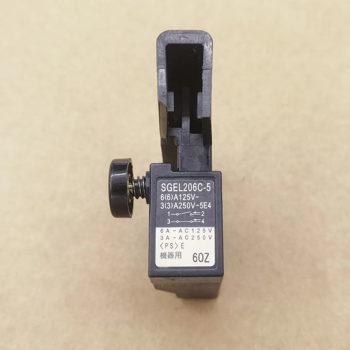 Original New 100% Curve Saw BO5041 BO3710 BO6030 BO5021 Disc Sander Switch
Original New 100% Curve Saw BO5041 BO3710 BO6030 BO5021 Disc Sander Switch