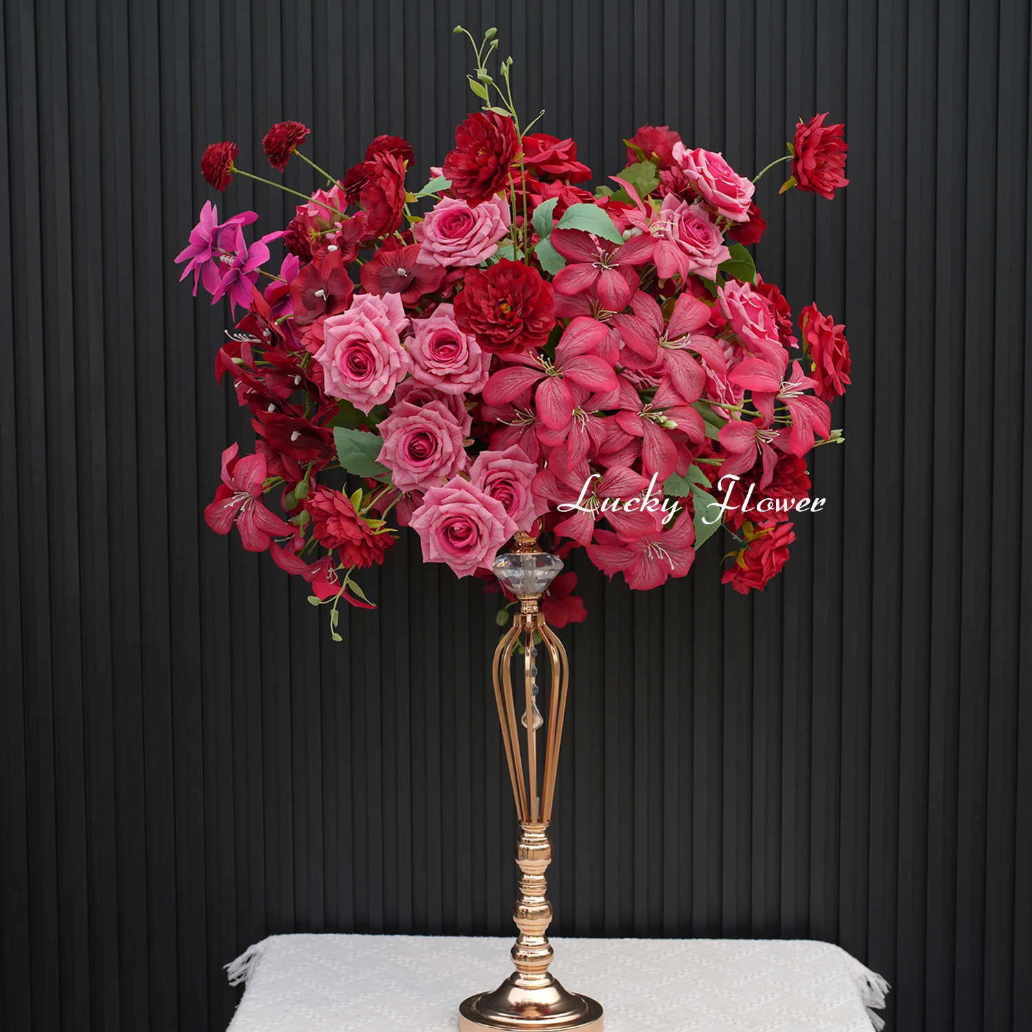 Hot Pink Artificial Flower Ball Wedding Decoration Table Centerpieces Road Lead Flower Ball Fake Rose Flower Bouquet Party Props
Hot Pink Artificial Flower Ball Wedding Decoration Table Centerpieces Road Lead Flower Ball Fake Rose Flower Bouquet Party Props