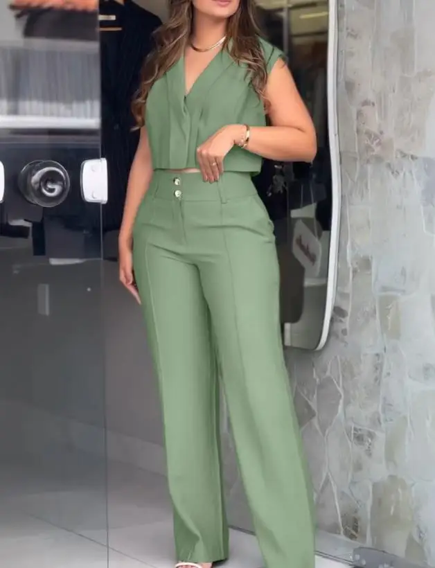 Women's Two-Piece Set V-Neck Sleeveless Ruched Top and Casual Button Wide Leg Pants Set Simple Commuting Elegant Long Pants Set
Women's Two-Piece Set V-Neck Sleeveless Ruched Top and Casual Button Wide Leg Pants Set Simple Commuting Elegant Long Pants Set