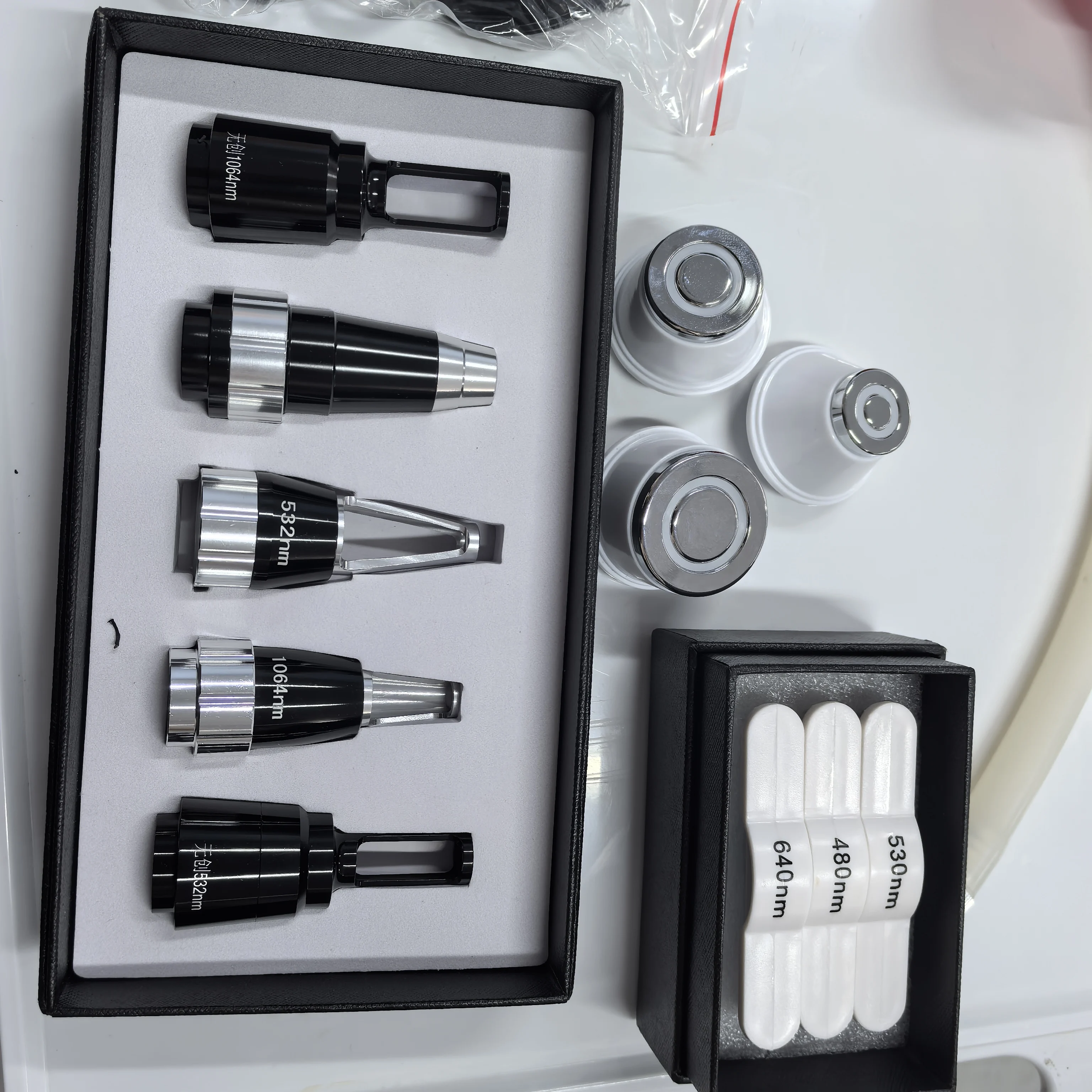 4 IN 1 Soprano Titanium Ice Platinum RF Diode 755 808 940 1064nm 4 Wave Laser ND:YAG Machine Painless Hair Removal Machine
4 IN 1 Soprano Titanium Ice Platinum RF Diode 755 808 940 1064nm 4 Wave Laser ND:YAG Machine Painless Hair Removal Machine