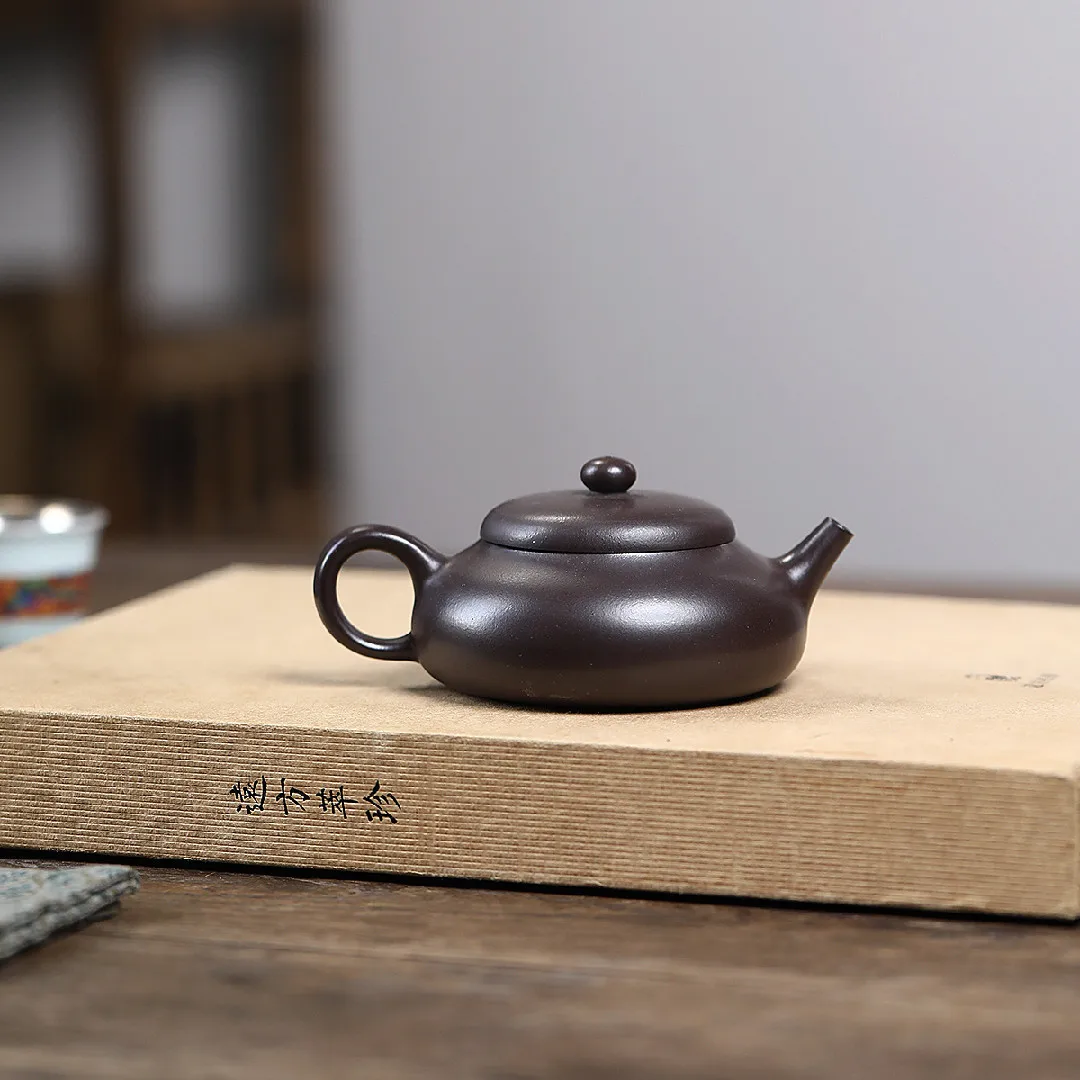 Handmade Yixing Zisha Teapot Famous Ore Baimu Old Clay Jingle Push Ball Hole Set 180C
Handmade Yixing Zisha Teapot Famous Ore Baimu Old Clay Jingle Push Ball Hole Set 180C