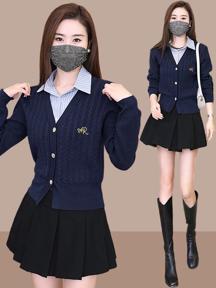 Fashionable Short Knitted Sweater Fake Two-Piece Women's Winter Clothing Button Design Regular Sleeve Long Collar Style
Fashionable Short Knitted Sweater Fake Two-Piece Women's Winter Clothing Button Design Regular Sleeve Long Collar Style