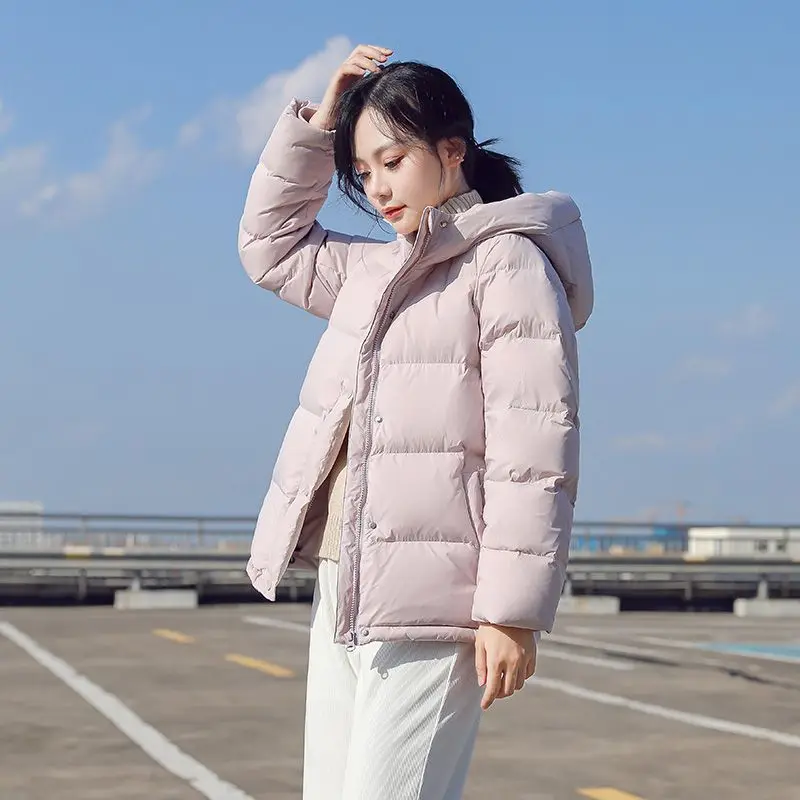 Thicken Short Down Coat Women Parkas Winter 2026New Fashion Warm Cotton Padded Jacket Female Hooded Outwear Temperament Overwear
Thicken Short Down Coat Women Parkas Winter 2026New Fashion Warm Cotton Padded Jacket Female Hooded Outwear Temperament Overwear