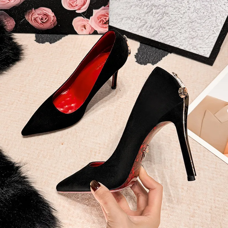 women's pumps Temperament pointe high heeled single shoes patent leather high heels sexy stiletto heel Banquet party dress pumps
women's pumps Temperament pointe high heeled single shoes patent leather high heels sexy stiletto heel Banquet party dress pumps