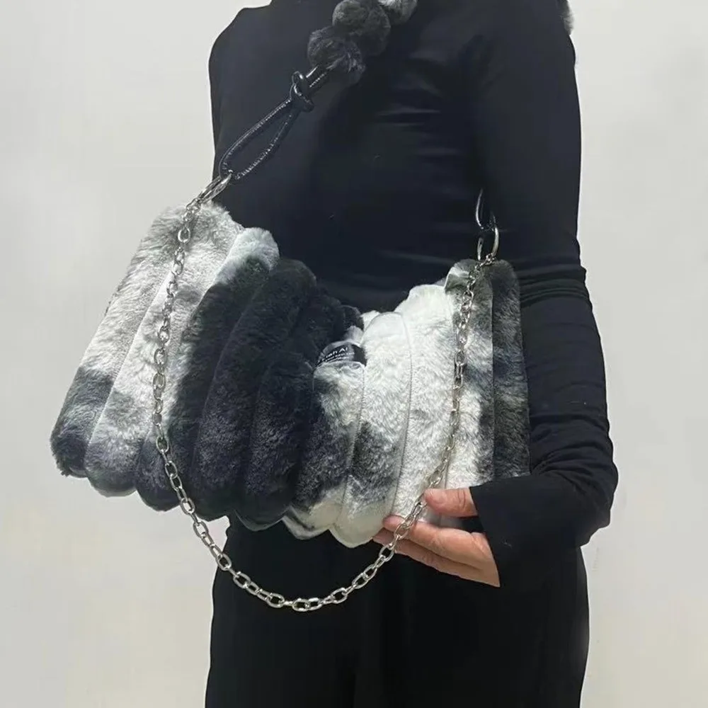 Casual Euro-America Style Fluffy Handbag Zipper Closure Soft Shoulder Bag Chains Design Luxury Handbag Office
Casual Euro-America Style Fluffy Handbag Zipper Closure Soft Shoulder Bag Chains Design Luxury Handbag Office