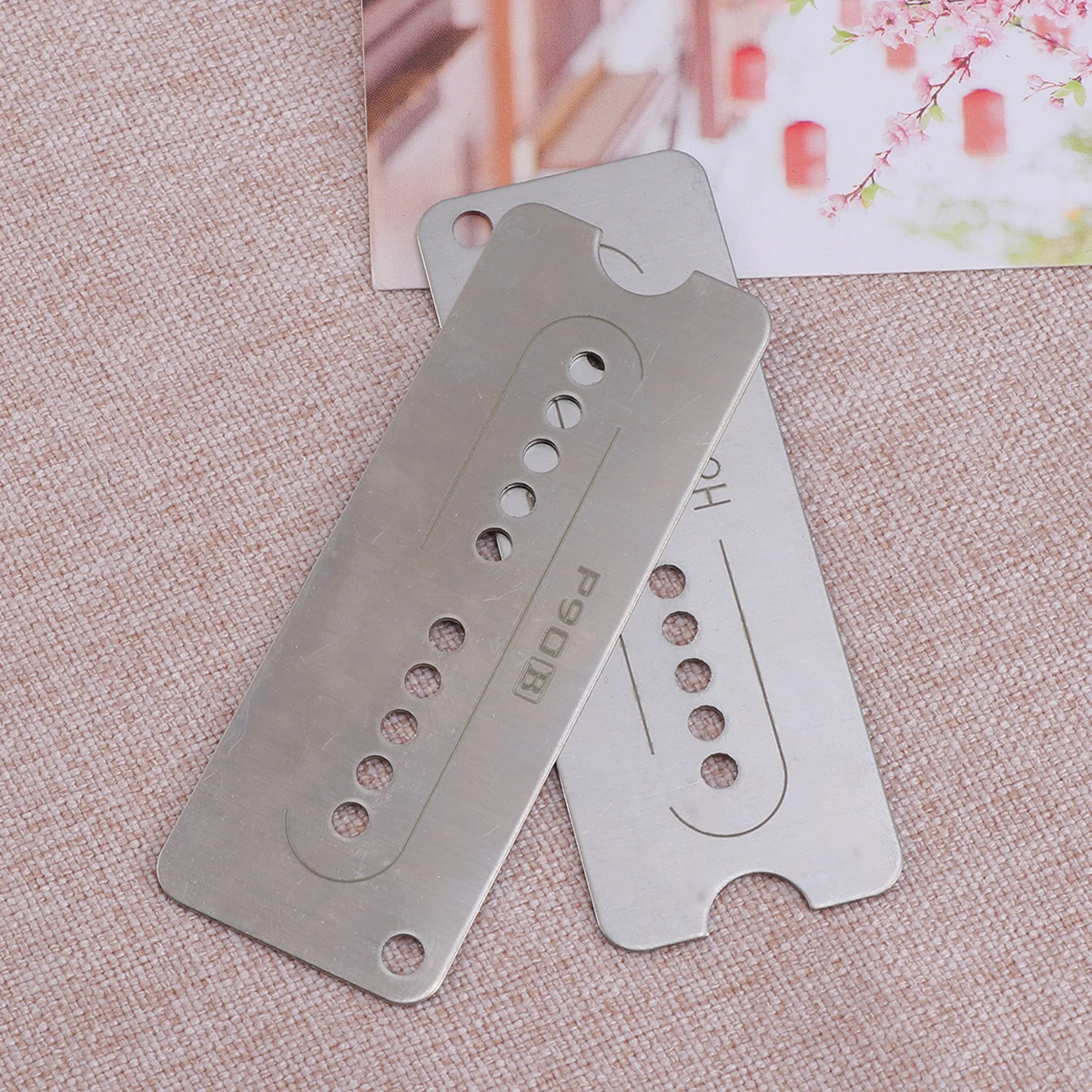 2 PCS Guitar Neck Bridge Pickup Base Plate Cupronickel Soap Bar Style Guitar Baseplate 50mm 52mm Pole Spacing
2 PCS Guitar Neck Bridge Pickup Base Plate Cupronickel Soap Bar Style Guitar Baseplate 50mm 52mm Pole Spacing