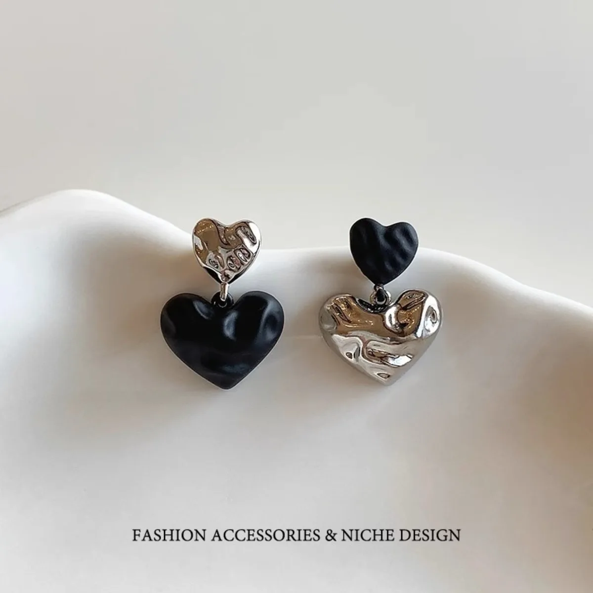 Asymmetric Heart Drop Earrings Women Fashion Niche Design Trendy Elegant Jewelry for Daily Wear Party Gift
Asymmetric Heart Drop Earrings Women Fashion Niche Design Trendy Elegant Jewelry for Daily Wear Party Gift