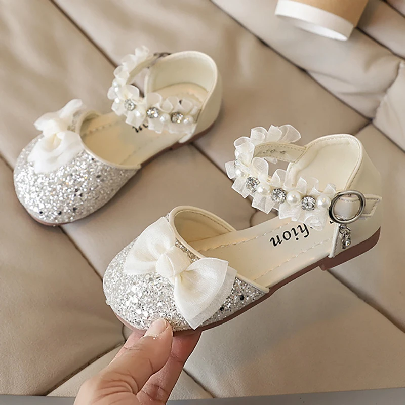 Fashion Sequin Girls' Flat Shoes 2025 Summer New Girls' Bow Princess Sandals Soft Sole Anti Slip Baby Kid's Casual Shoes
Fashion Sequin Girls' Flat Shoes 2025 Summer New Girls' Bow Princess Sandals Soft Sole Anti Slip Baby Kid's Casual Shoes