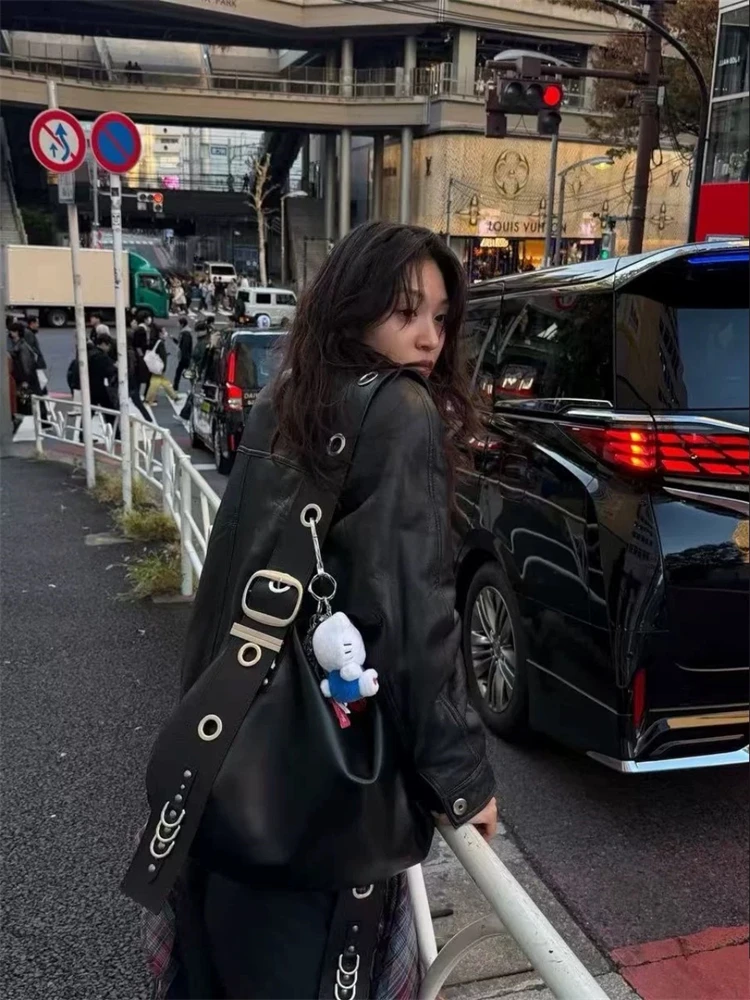 Faionable Retro Motorcycle Bag Large Capaci Single oulder Rivet Punk Sle Crossbody Bag for Youth Casual Pure Color
Faionable Retro Motorcycle Bag Large Capaci Single oulder Rivet Punk Sle Crossbody Bag for Youth Casual Pure Color