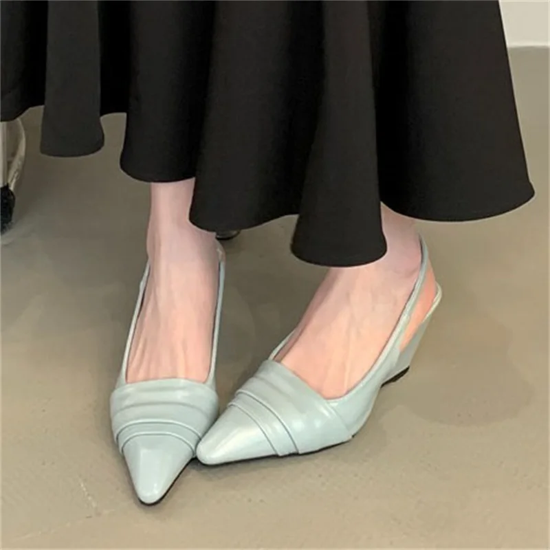 Women's Pointed Toe Patent Leather Ruched Pleated Decor Slingback Wedge Heel Closed Toe Sandals Elegant Office Daily Footwear
Women's Pointed Toe Patent Leather Ruched Pleated Decor Slingback Wedge Heel Closed Toe Sandals Elegant Office Daily Footwear