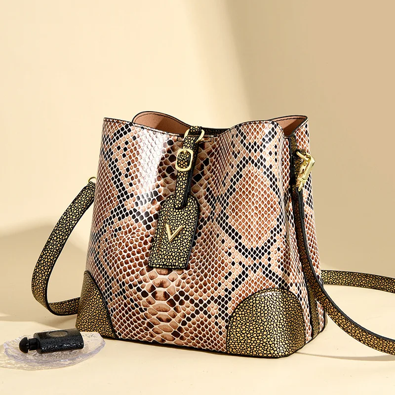Somenie Premium Texture Snake Print Bucket Bag Light Luxury Niche Portable Shoulder Crossbody Handbag For Women
Somenie Premium Texture Snake Print Bucket Bag Light Luxury Niche Portable Shoulder Crossbody Handbag For Women