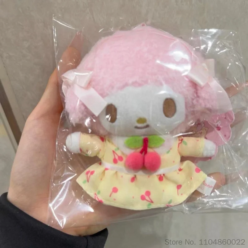 Genuine Sanrio Cherry Skirt My Sweet Piano Munyugurumi Patio Soft Stuffed Bag Pendant Keychain Collection Gift For Anime Fans
Genuine Sanrio Cherry Skirt My Sweet Piano Munyugurumi Patio Soft Stuffed Bag Pendant Keychain Collection Gift For Anime Fans
