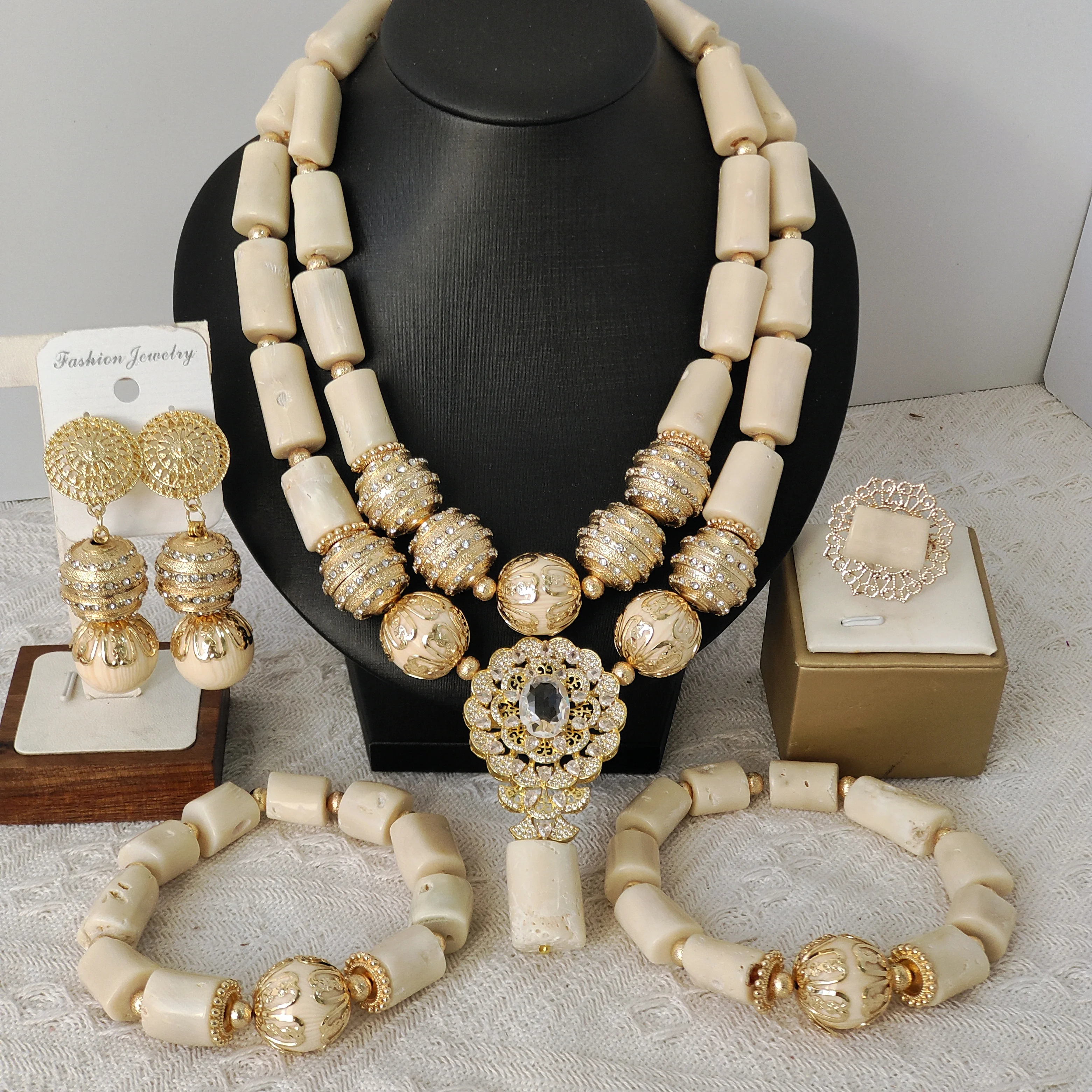 Whtie Orange Coral Beads Jewelry Set for Woman
Whtie Orange Coral Beads Jewelry Set for Woman