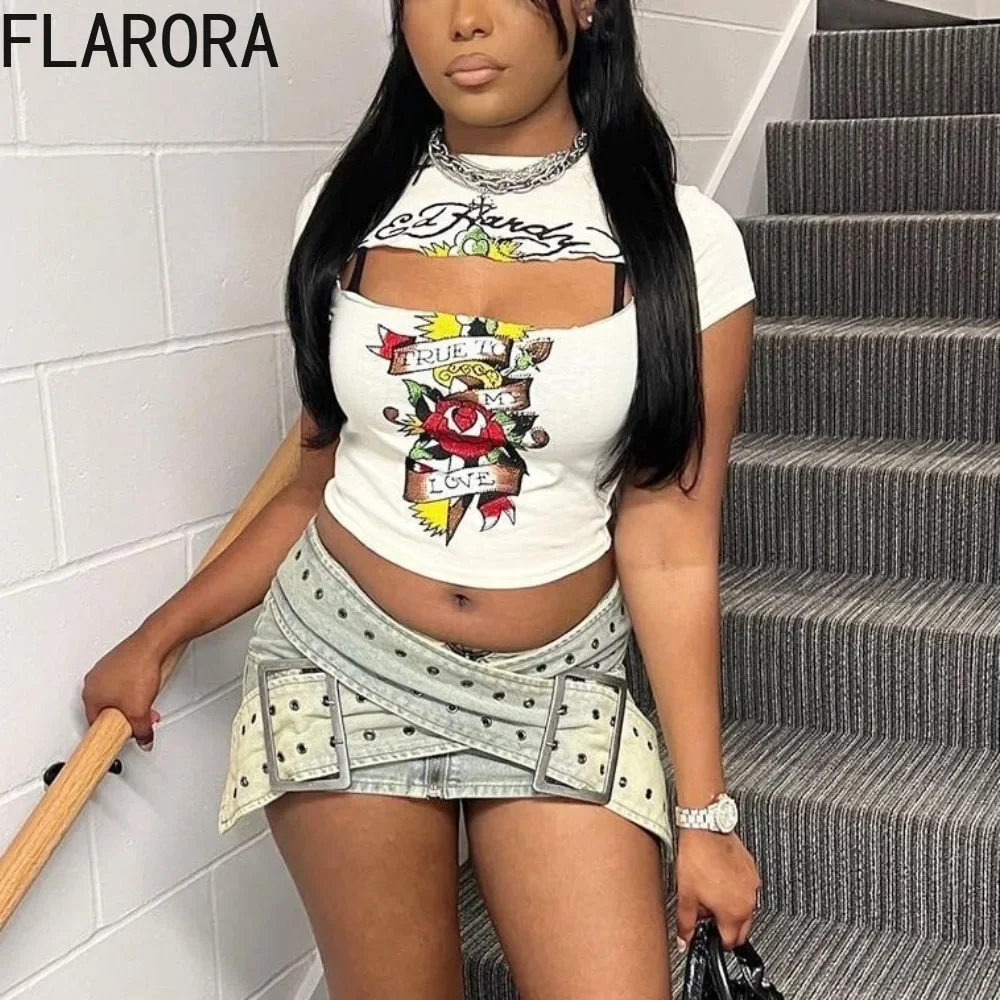FLARORA Fashion Y2K Print Denim Mini Skirts Women's Two Pieces Set Sexy Hollow Out Slim Crop Tops And Belt Jean Skirts Outfits
FLARORA Fashion Y2K Print Denim Mini Skirts Women's Two Pieces Set Sexy Hollow Out Slim Crop Tops And Belt Jean Skirts Outfits