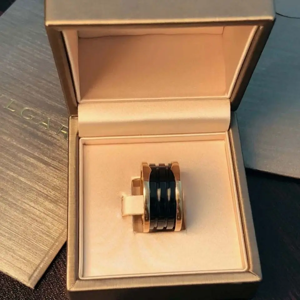 S925 Sterling Silver Black Ceramic Spring Ring for Couples, European and American Fashion White Ceramic Matching Ring
S925 Sterling Silver Black Ceramic Spring Ring for Couples, European and American Fashion White Ceramic Matching Ring