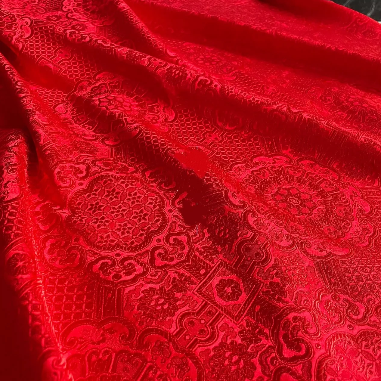 Classic Chinese Woven Brocade Silk Satin Fabric Treasure Pattern Cloud Brocade for Home Decor And Crafting
Classic Chinese Woven Brocade Silk Satin Fabric Treasure Pattern Cloud Brocade for Home Decor And Crafting