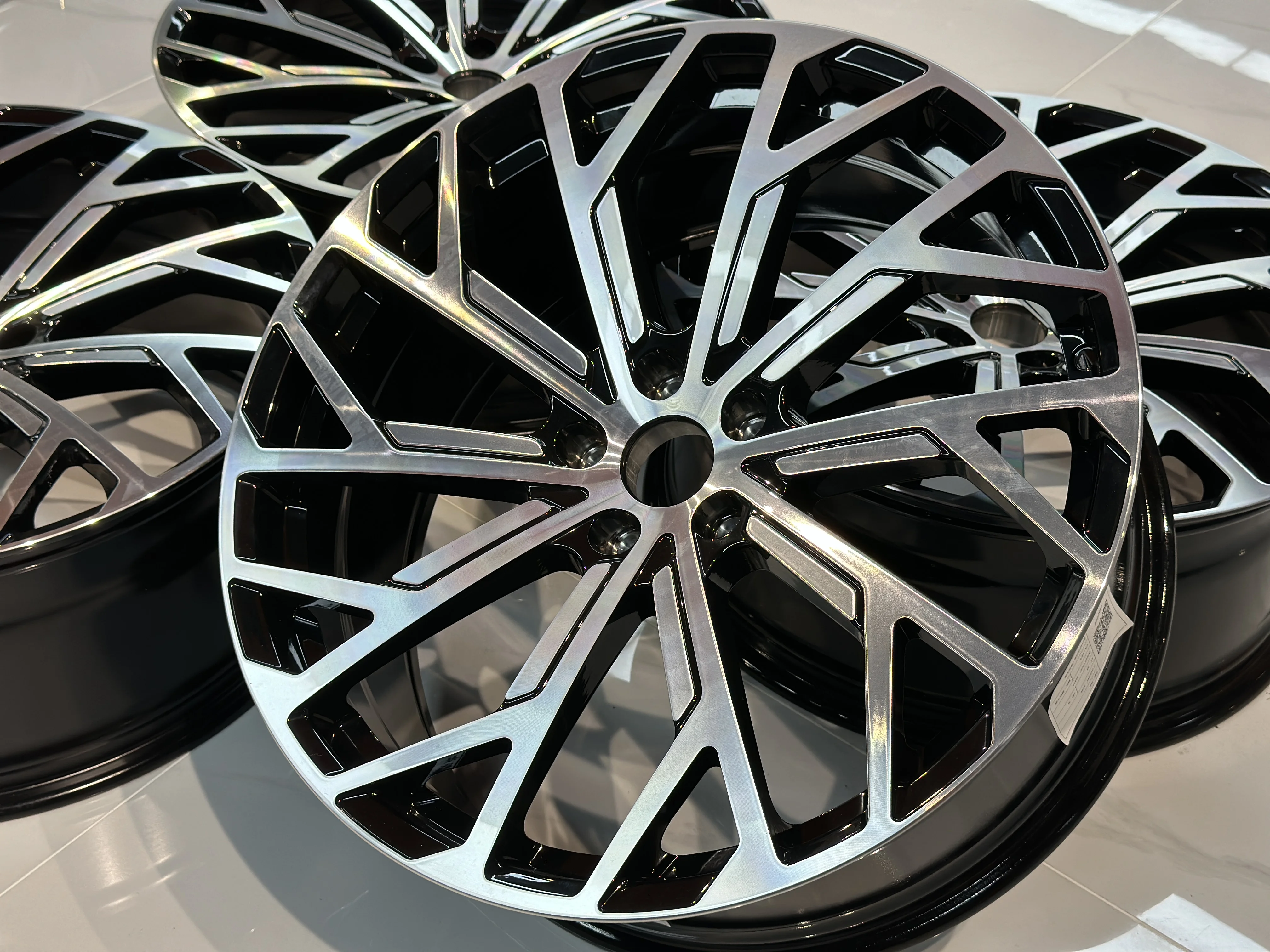 Новые кованые легкосплавные диски 21X9J 30 мм ET с проточкой, PCD 112 мм, многоспицевые, гиперчерные, с болтами, гарантия 3 месяца, совместимые
Новые кованые легкосплавные диски 21X9J 30 мм ET с проточкой, PCD 112 мм, многоспицевые, гиперчерные, с болтами, гарантия 3 месяца, совместимые
