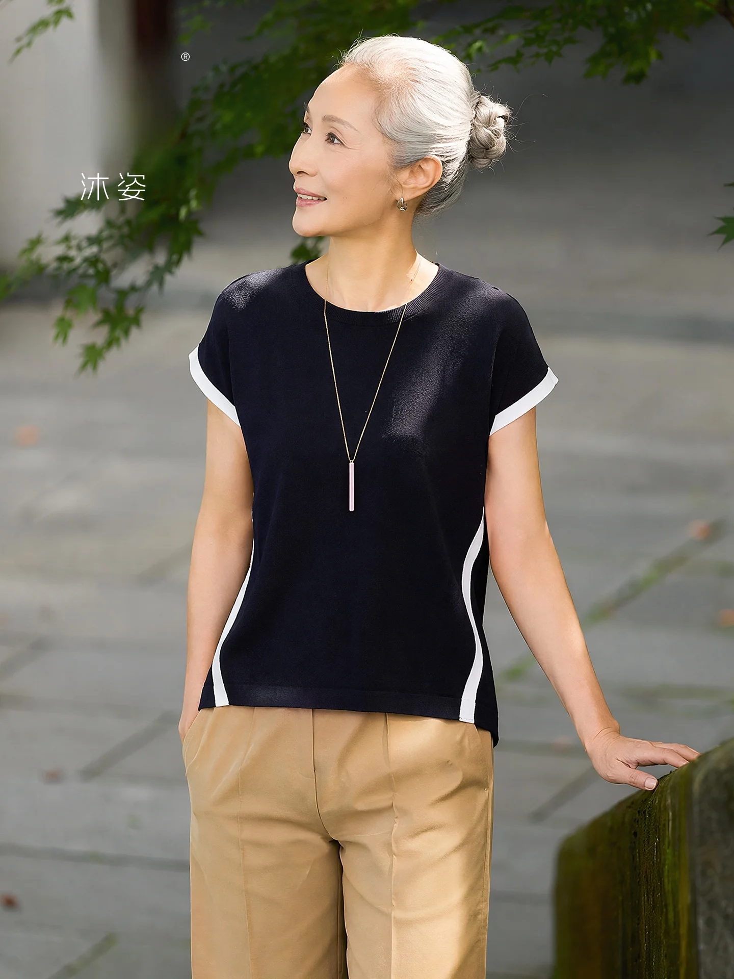 Muzhi Mom Summer Short Sleeve T-Shirt Casual Knitted Sweater for Middle-Aged And Elderly Fashionable Lightweight round Neck Top
Muzhi Mom Summer Short Sleeve T-Shirt Casual Knitted Sweater for Middle-Aged And Elderly Fashionable Lightweight round Neck Top