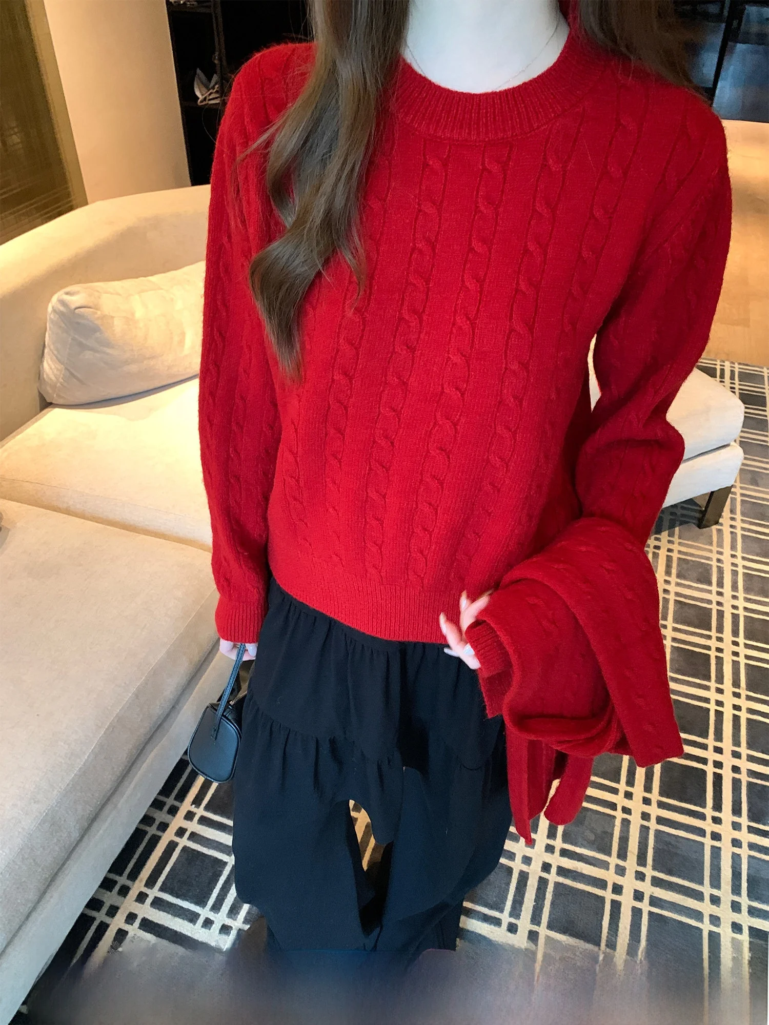 Красный вязаный свитер с узором косы, женский свободный теплый вязаный топ, модный повседневный мягкий свитер с длинными рукавами и круглым вырезом для девочек на зиму
Красный вязаный свитер с узором косы, женский свободный теплый вязаный топ, модный повседневный мягкий свитер с длинными рукавами и круглым вырезом для девочек на зиму