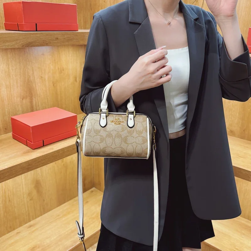 Модная женская роскошная кожаная сумка через плечо Высококачественная большая сумка Элегантная сумка Стильная сумка через плечо Классическая дизайнерская шикарная сумка
Модная женская роскошная кожаная сумка через плечо Высококачественная большая сумка Элегантная сумка Стильная сумка через плечо Классическая дизайнерская шикарная сумка