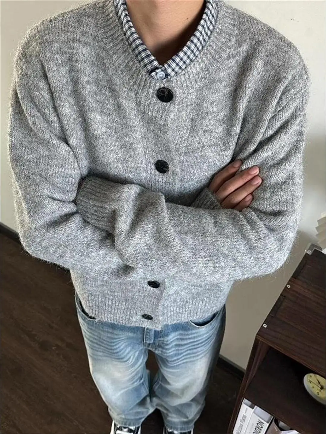 Открытый кардиган в американском стиле ретро, мужской осенне-зимний ленивый свитер, высококачественная круглая трикотажная верхняя одежда Cleanfit
Открытый кардиган в американском стиле ретро, мужской осенне-зимний ленивый свитер, высококачественная круглая трикотажная верхняя одежда Cleanfit